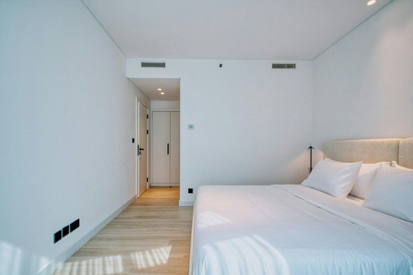 Quels sont les équipements indispensables pour un camping en région de fjords en hiver?